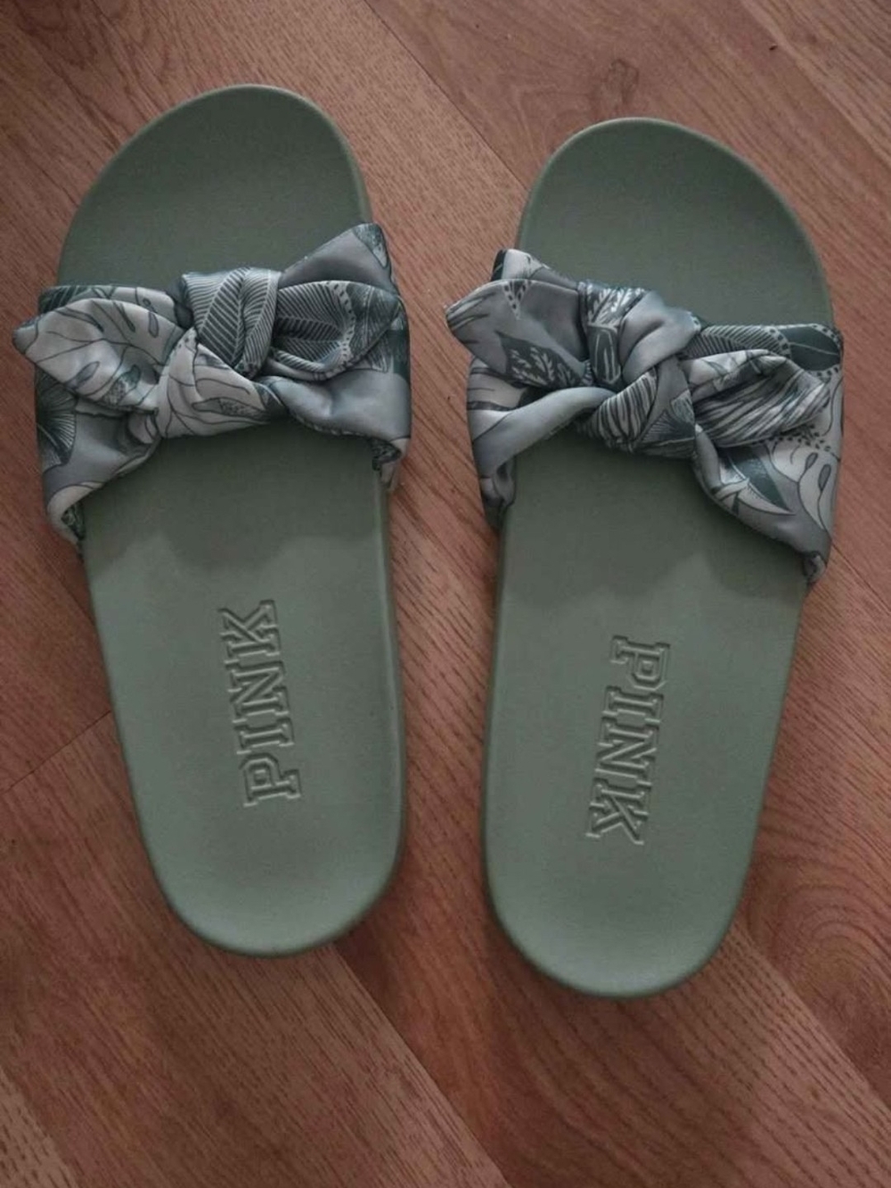 PINK Victoria's Secret Olive Green Knotted Slide Sandals
